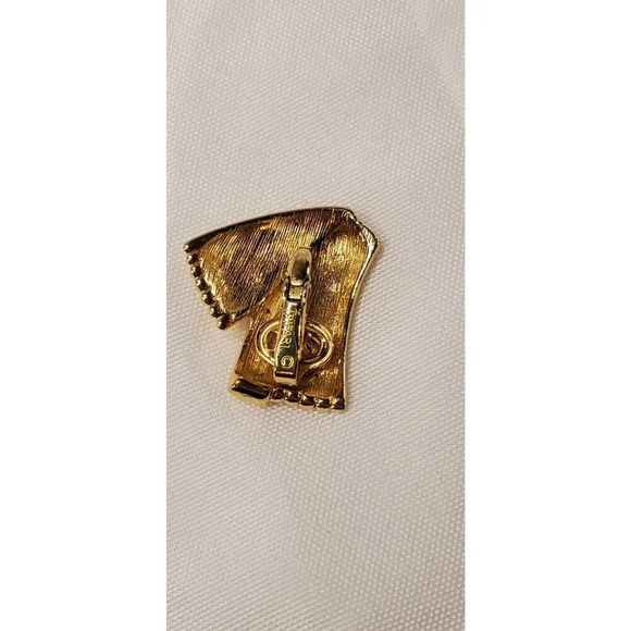 Vintage Crown Trifari Textured Gold Tone Folded Clip on Huggies Earrings Signed - Picture 11 of 13